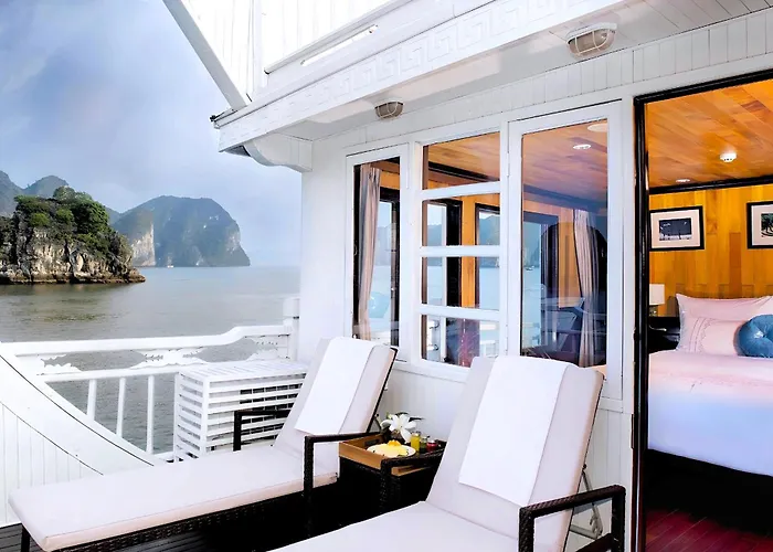 Hera Classic Boutique Cruise Ha Long