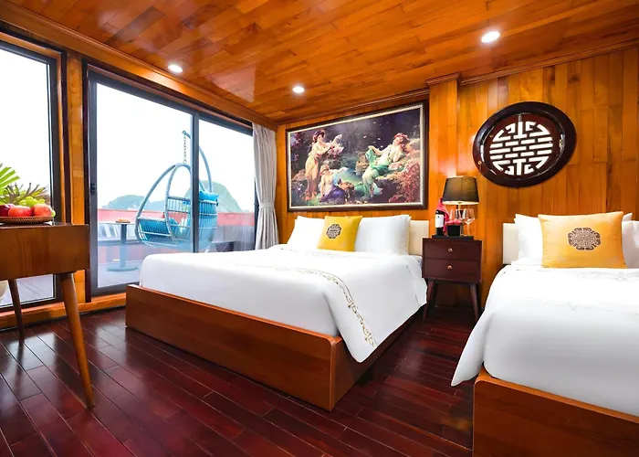 Hera Classic Boutique Cruise Botel 4*