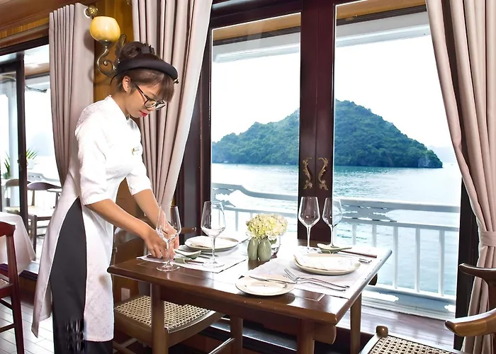 船屋 Hera Classic Boutique Cruise 下龍