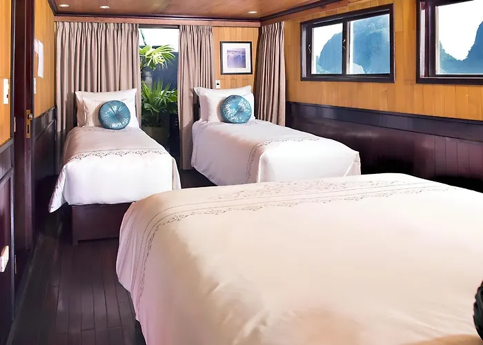 Hera Classic Boutique Cruise 4* Ha Long