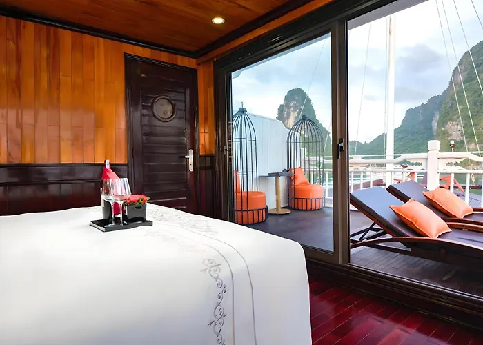 Hera Classic Boutique Cruise 4* Ha Long