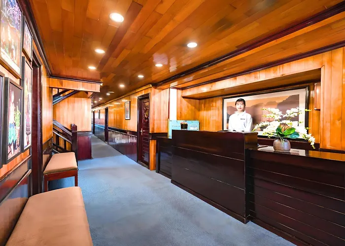 Hera Classic Boutique Cruise Botel Ha Long
